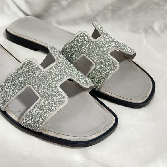 Hermes Grey Sliver Glitter Oran Sandals - Picture 5 of 7